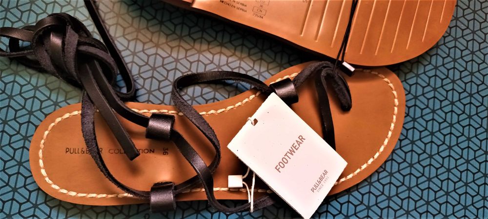 Pull & Bear Sandale maro negre cu bretele infasurate, marimea 36