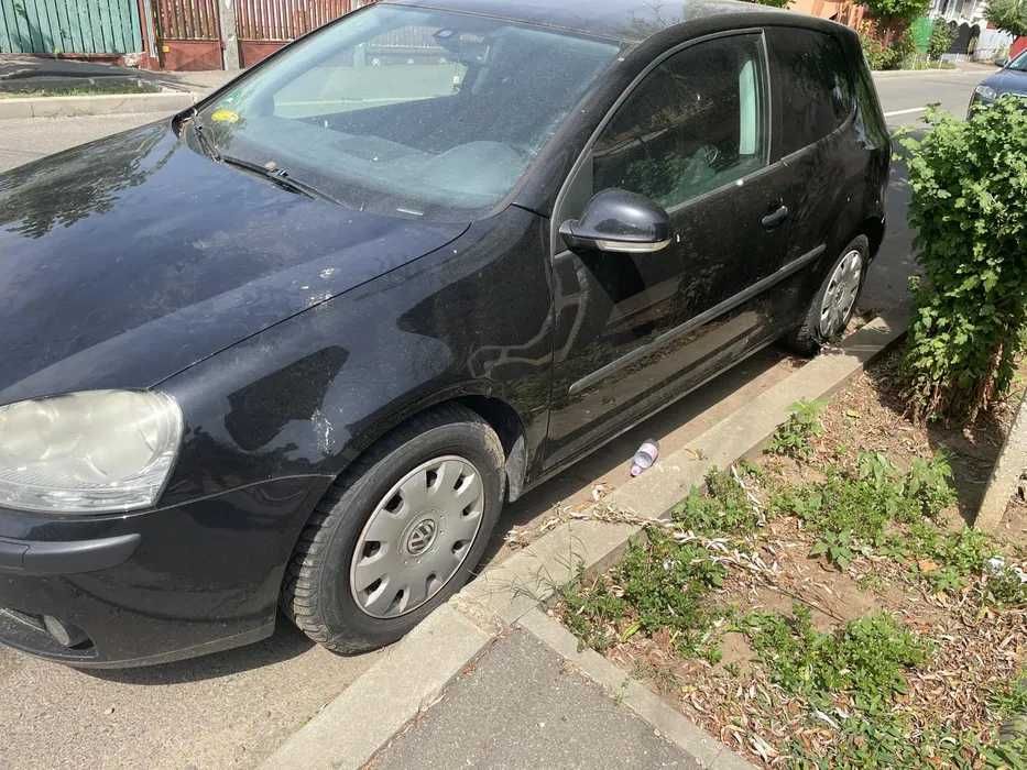 Dezmembrez/piese VOLKSWAGEN GOLF 5