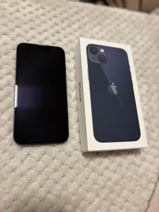 Apple iphone 13 128GB/ цвят midnight