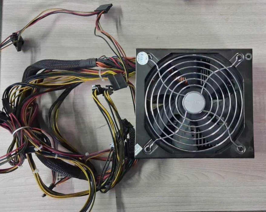 Блок питания 700 W