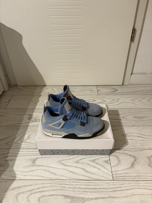 Air Jordan 4 Retro University Blue
