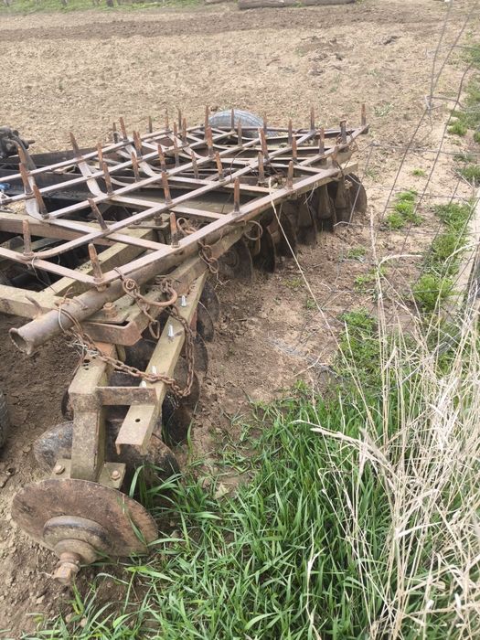 Disc pe roti cu 7 taleri pe baterie