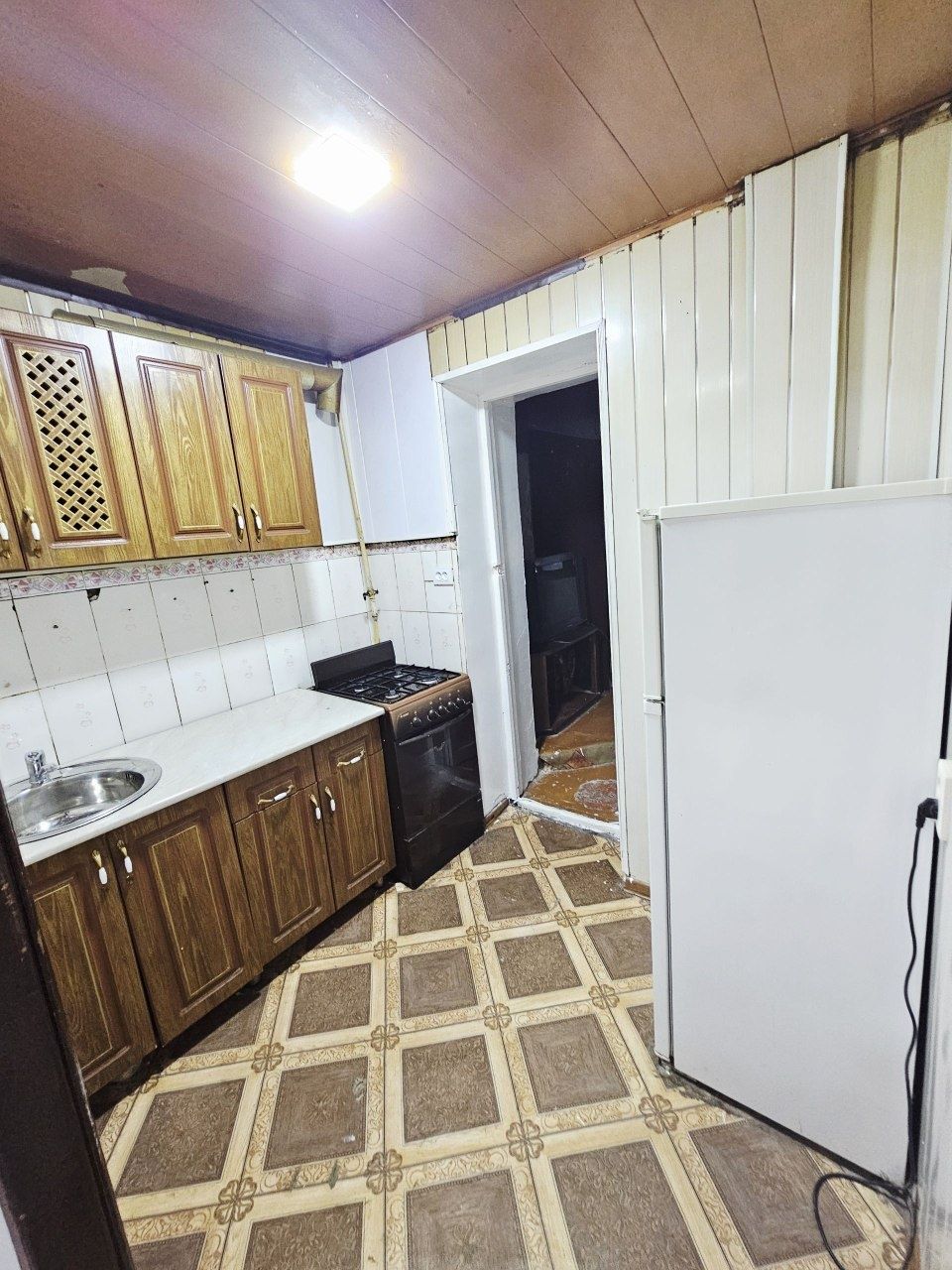 Продажа квартиры 

Чиланзар 22 квартал  
1/1/4  балкон 2*3 метра 
Квар