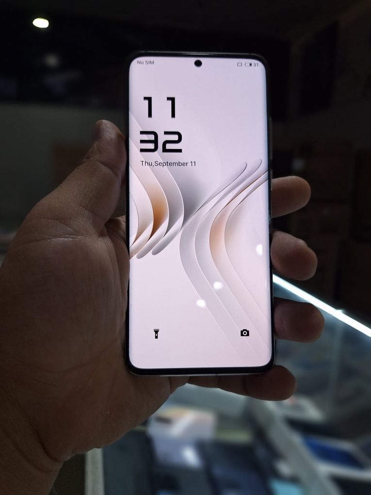Meizu 18S        .
