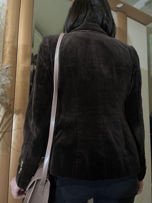 Дорогой пиджак б/у в отличном состоянии.