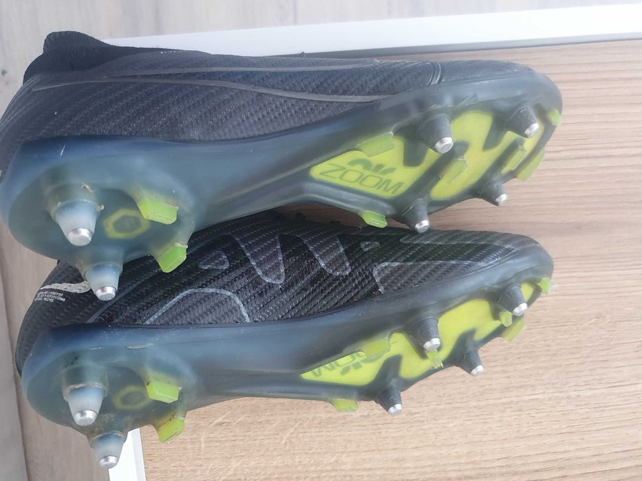 Nike- Оригинални футболни бутонки