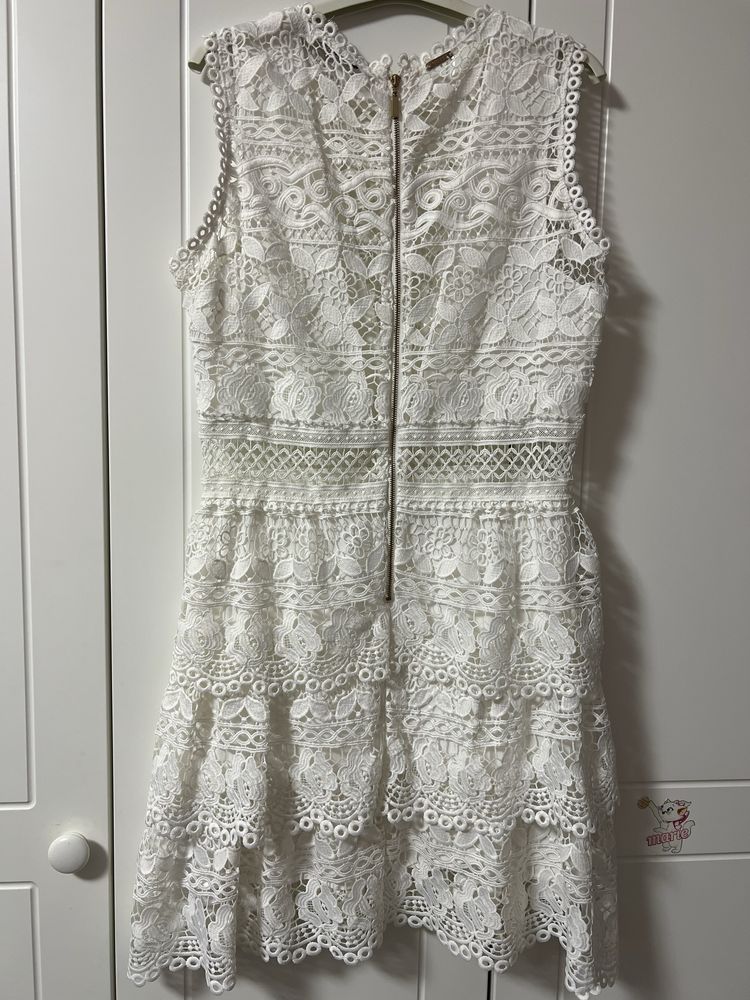 Красива бяла рокля Guess M/L р-р