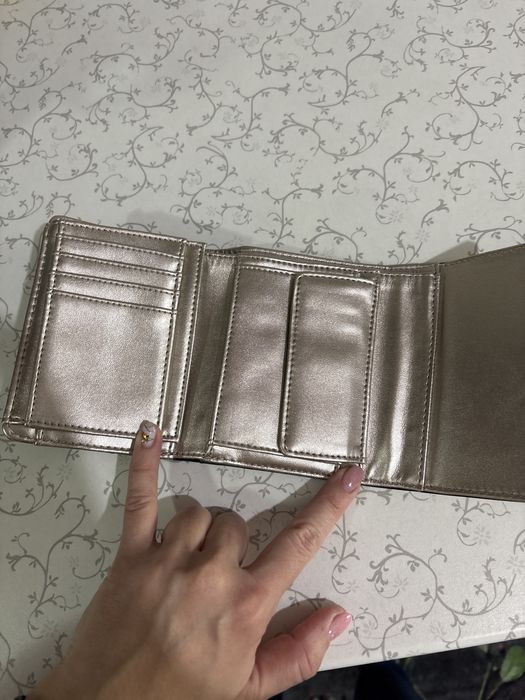 Дамски портфейл guess