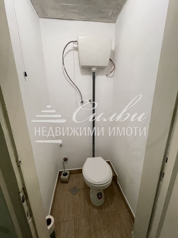 Продава се Тристаен апартамент в Шумен, Център - 100 кв.м за 1350 €/кв.м - Снимка #8