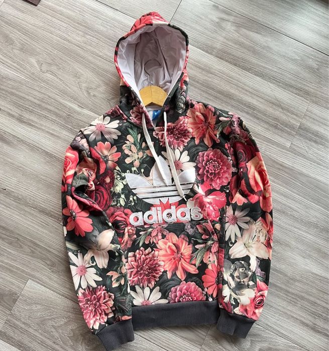 Adidas flowers суитшър М размер