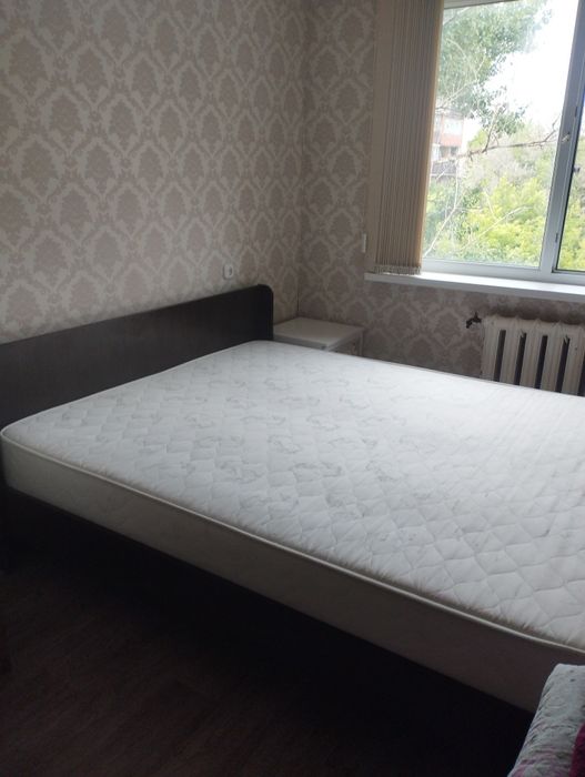 Продам кровать спальню