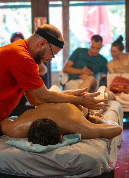 Masaj la domiciliu: relaxare, întreținere și anticelulitic