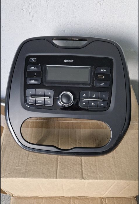 Рамка с автомагнитолом