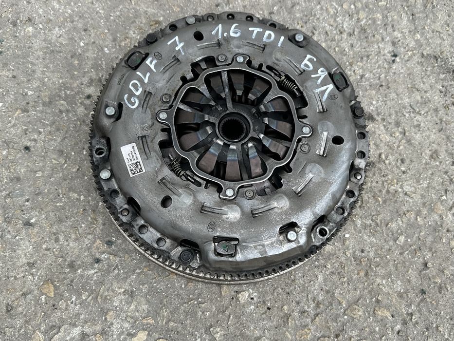 Демпферен маховик комплект за Фолксваген  Голф 7 1.6tdi-110k!