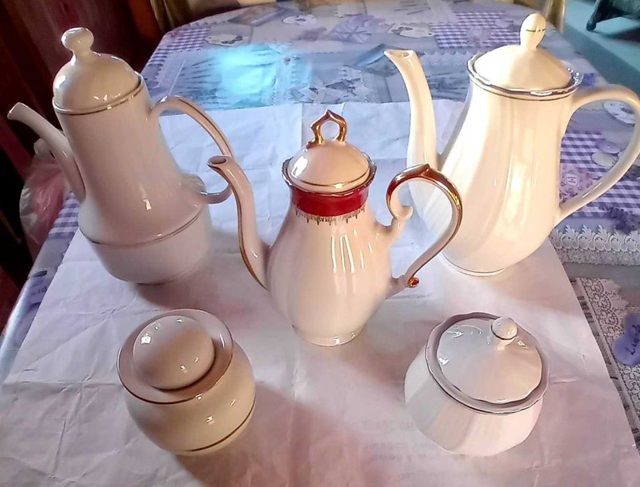 Порцелан, керамика, комплект подправки, чайник, каничка, чинии соц