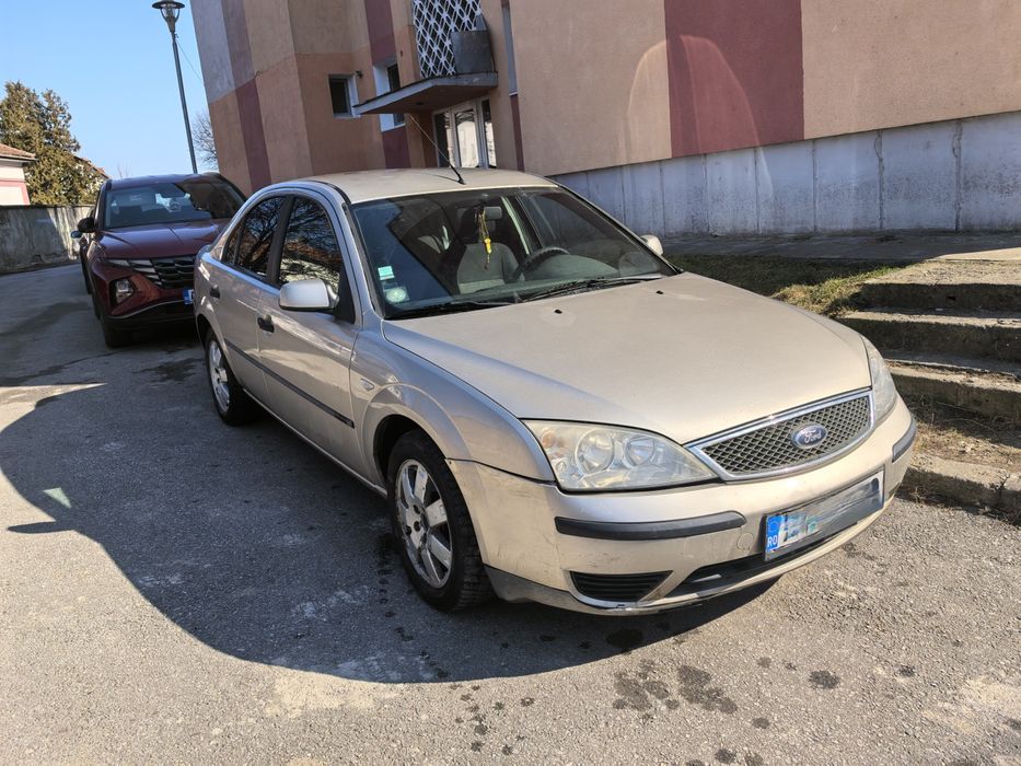 Vând Ford Mondeo