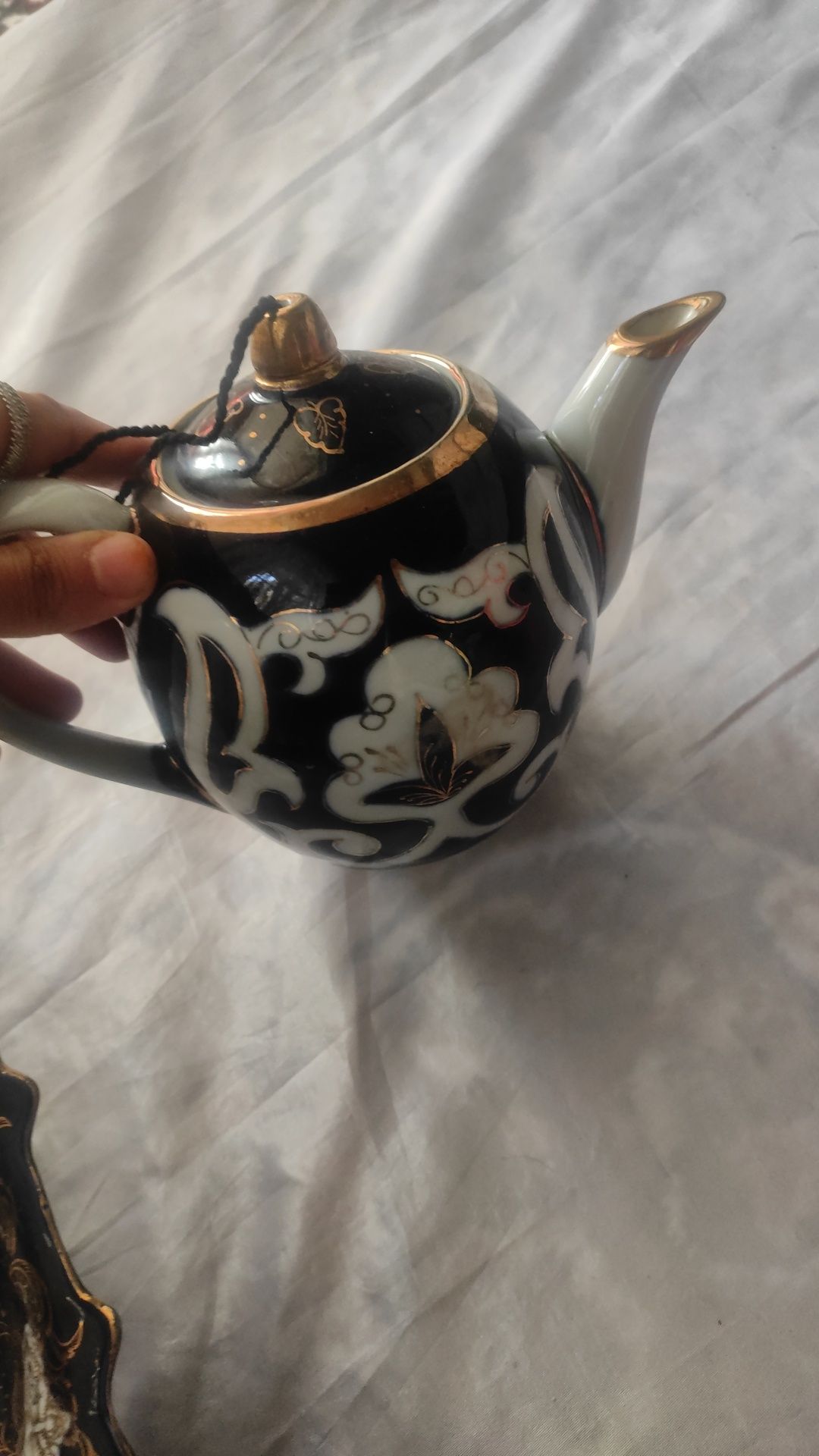 Chinni buyumlar sotiladi
