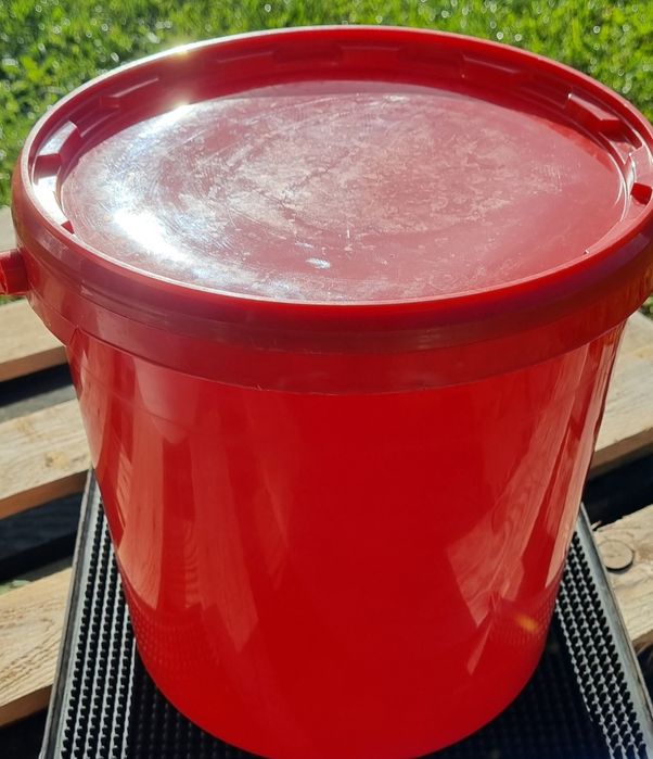 Galeti din plastic 5 si  10 kg/L