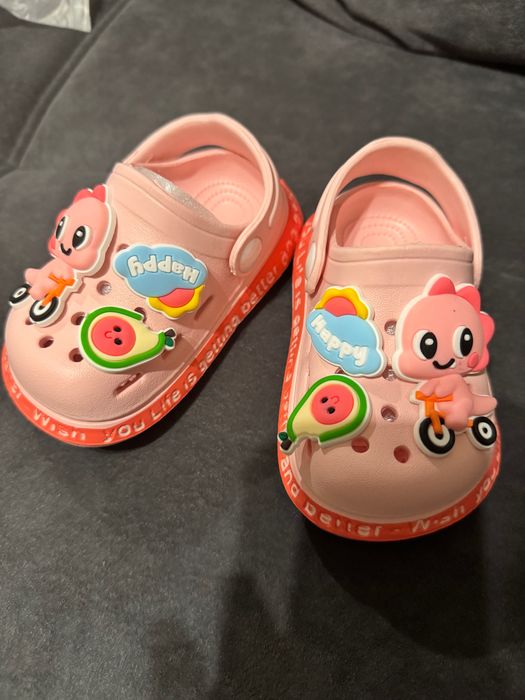 Продам новые детские кроксы.