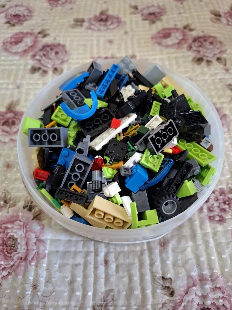 Ведёрко конструктора LEGO