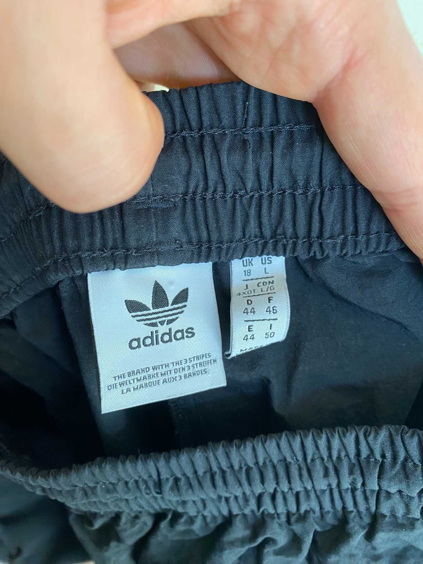 Спортен Екип Adidas Original L размер Без забележки/ Винтидж анцук