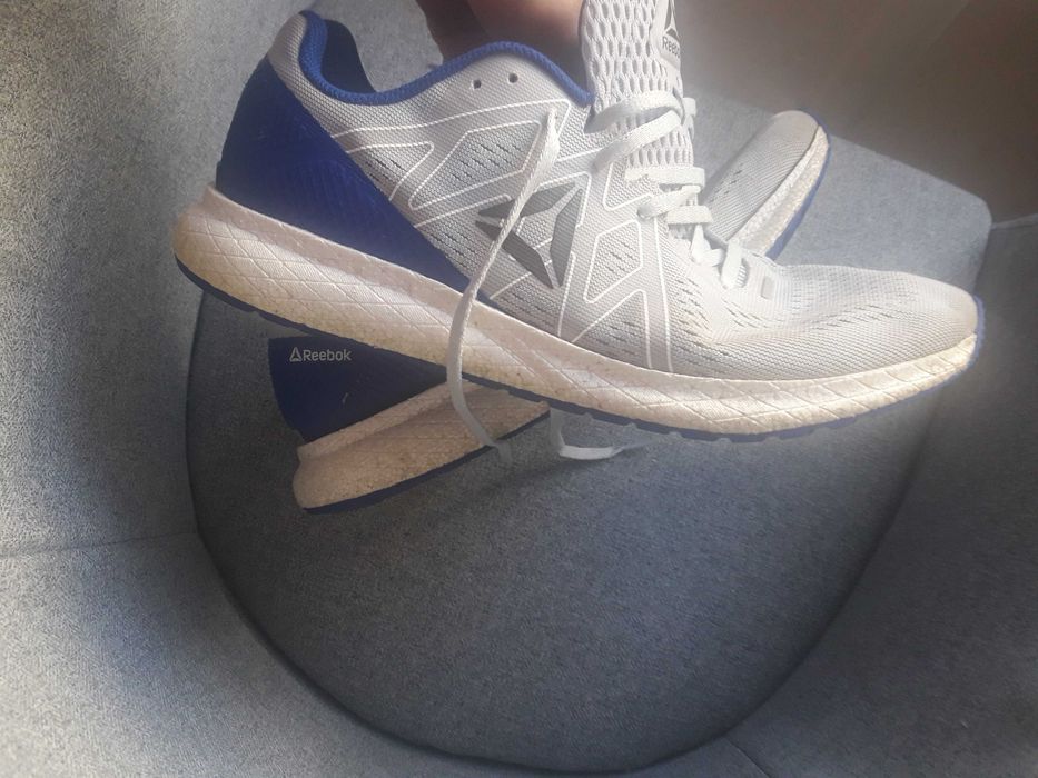 КожениБотуши37номер 70лв, 38-50лв,Бежови37н 10лв,Найк10лвReebok44-30лв