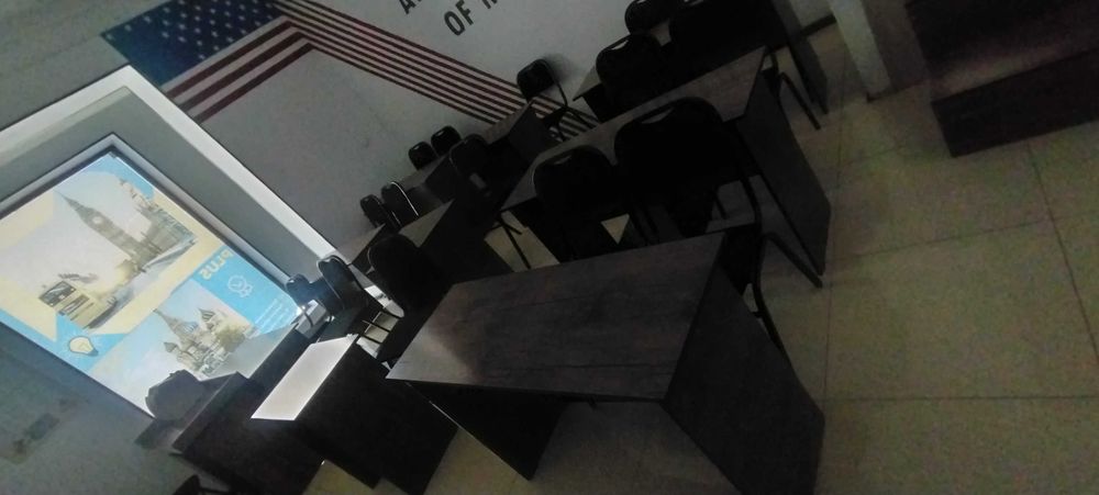 Парты со стульями