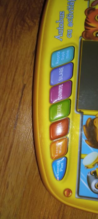 Autobuz cu activitati