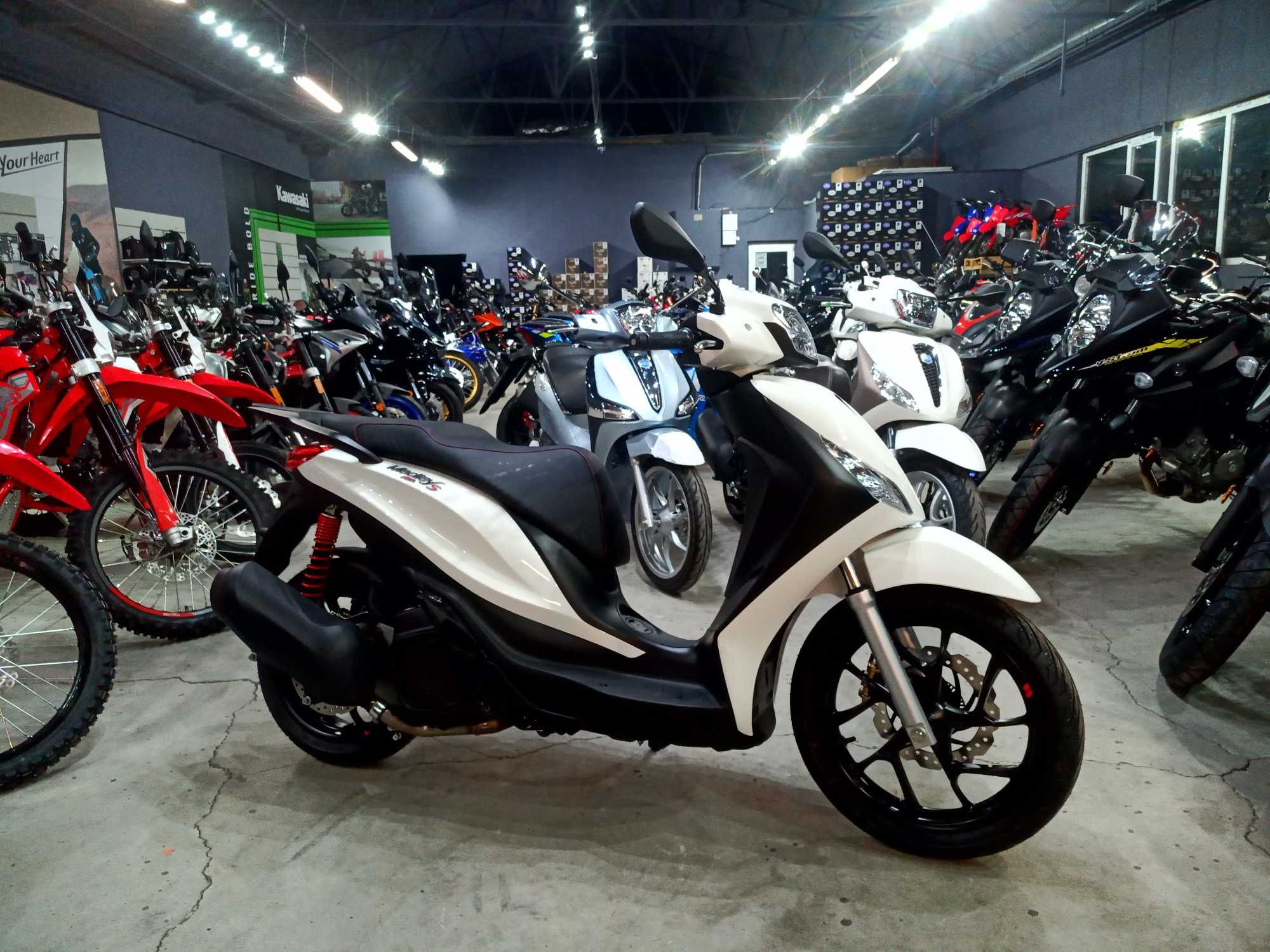 Piaggio Medley 150S nou 0km-livrare prin EST BIKE