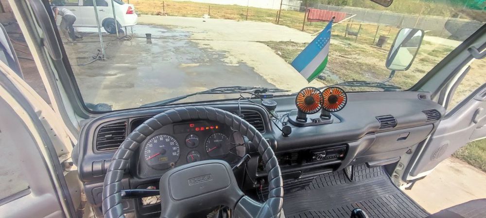 Isuzu NQR 2016 srochna sotiladi