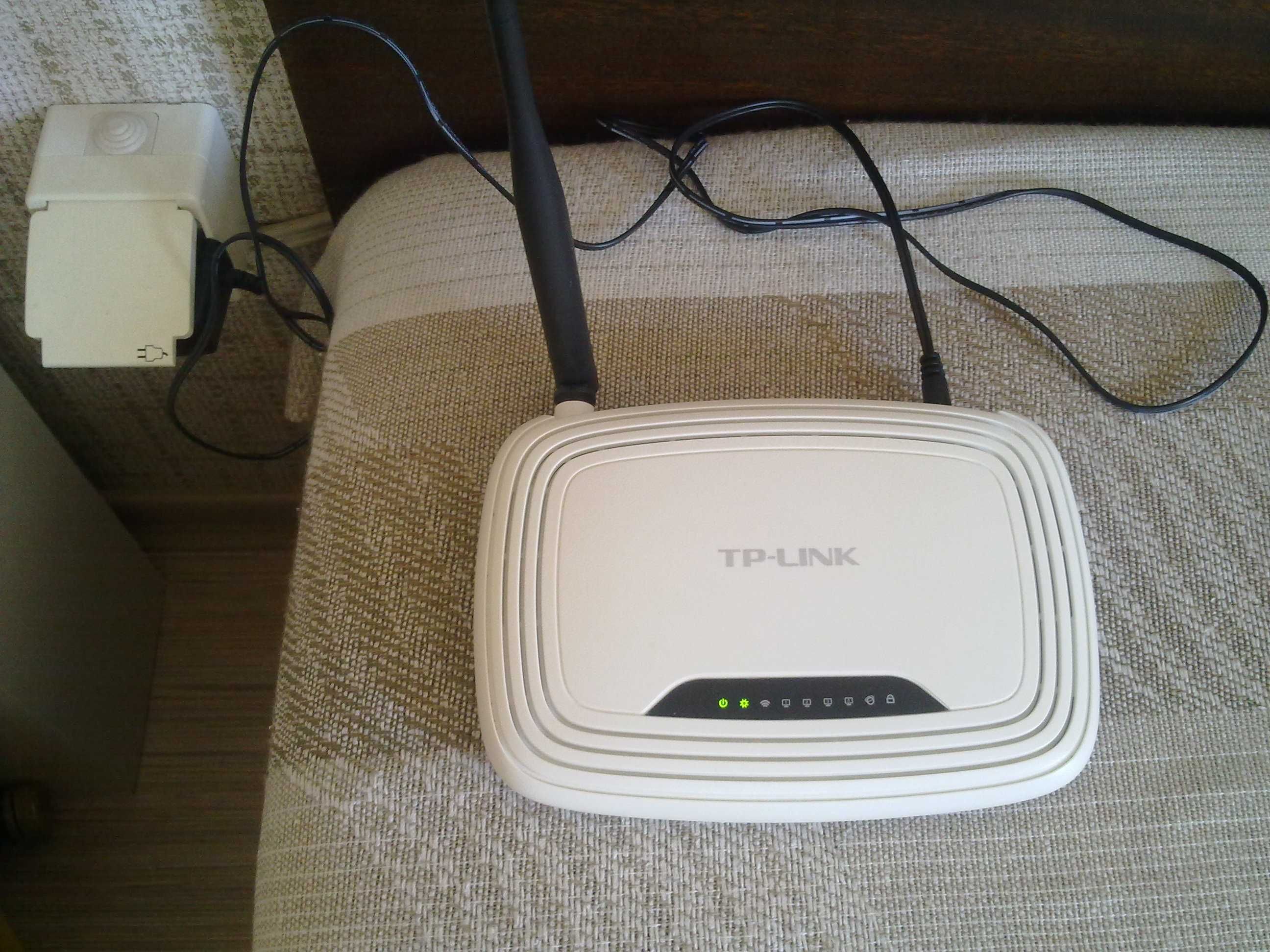 Рутер TP-Link TL-WR740N