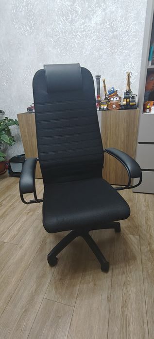 Продам кресло офисное