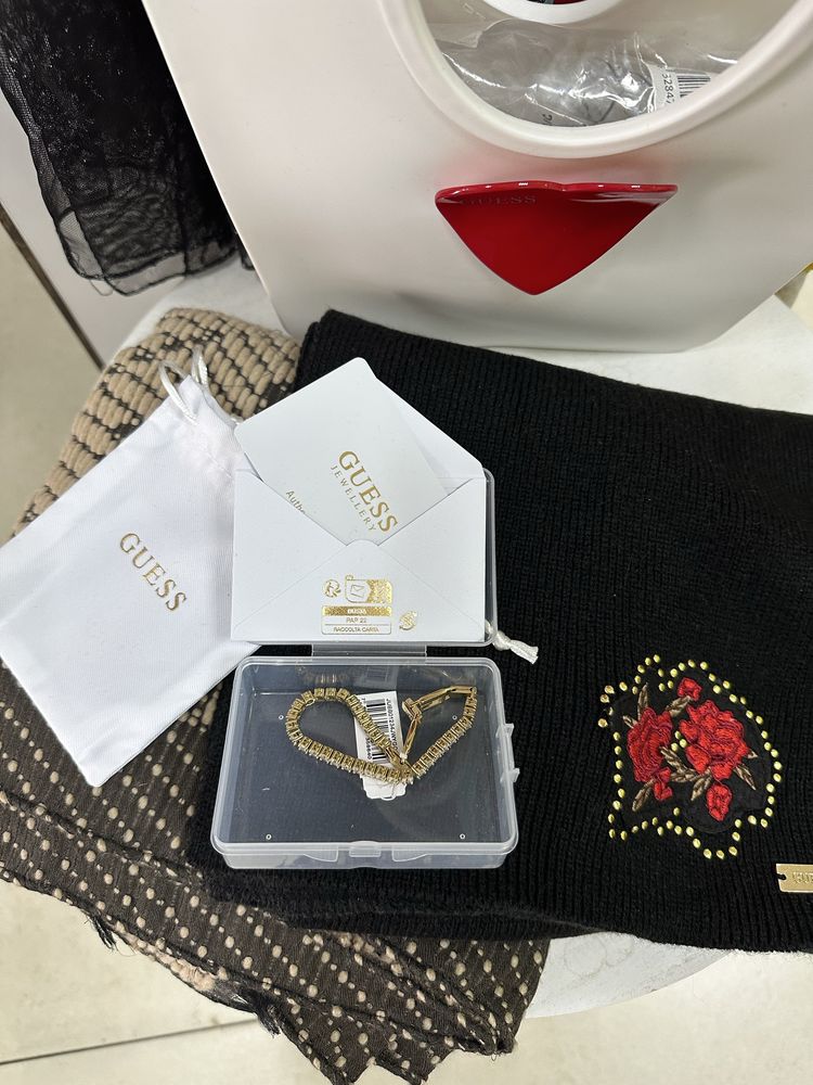Гривна Guess чисто нова