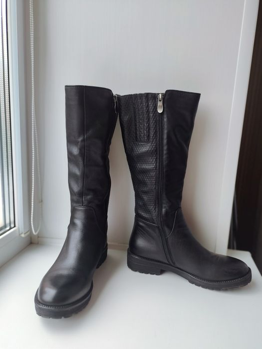 Сапоги осенние натуральная кожа. Возможен торг.