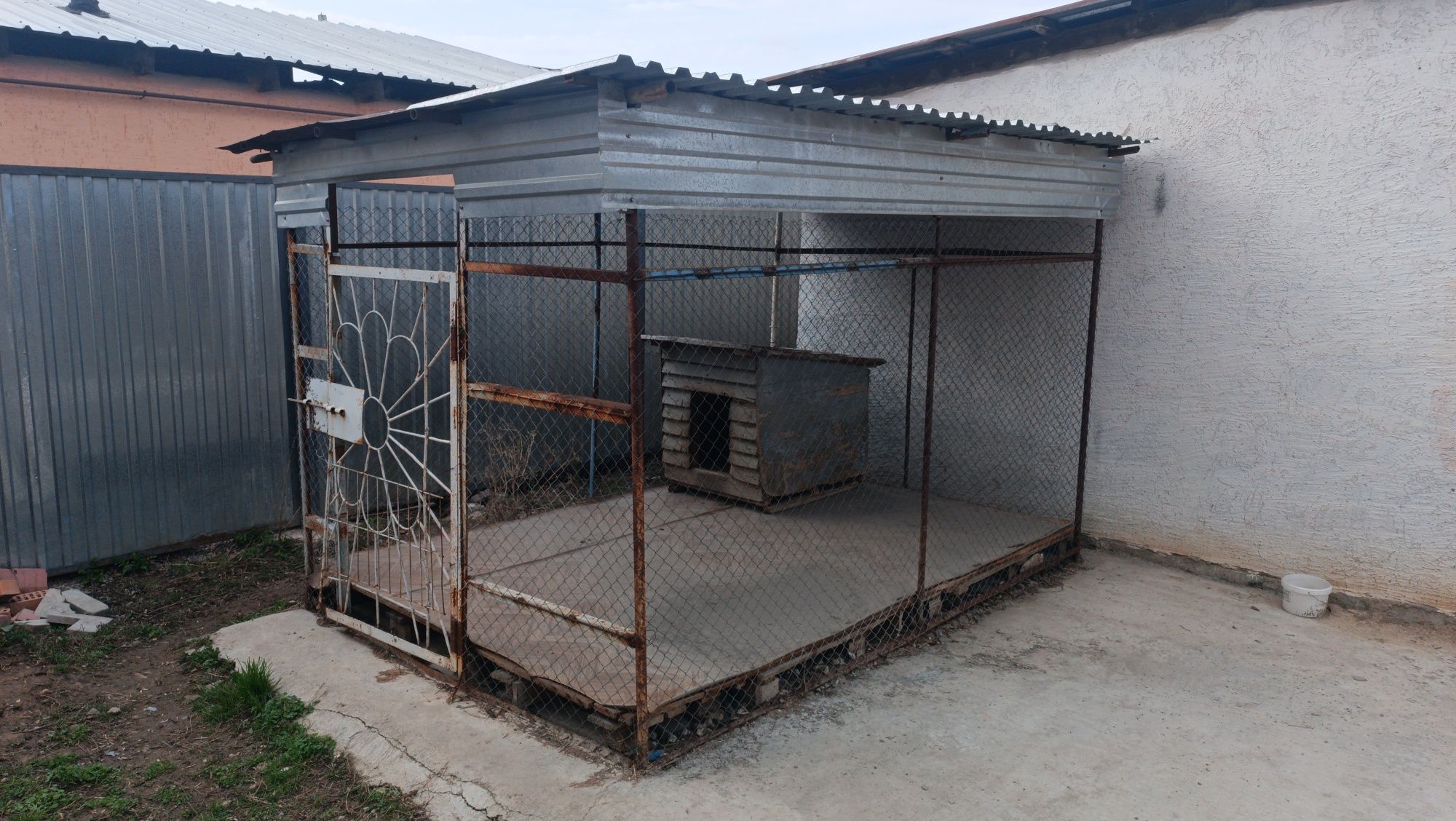 Продам вольер для собак