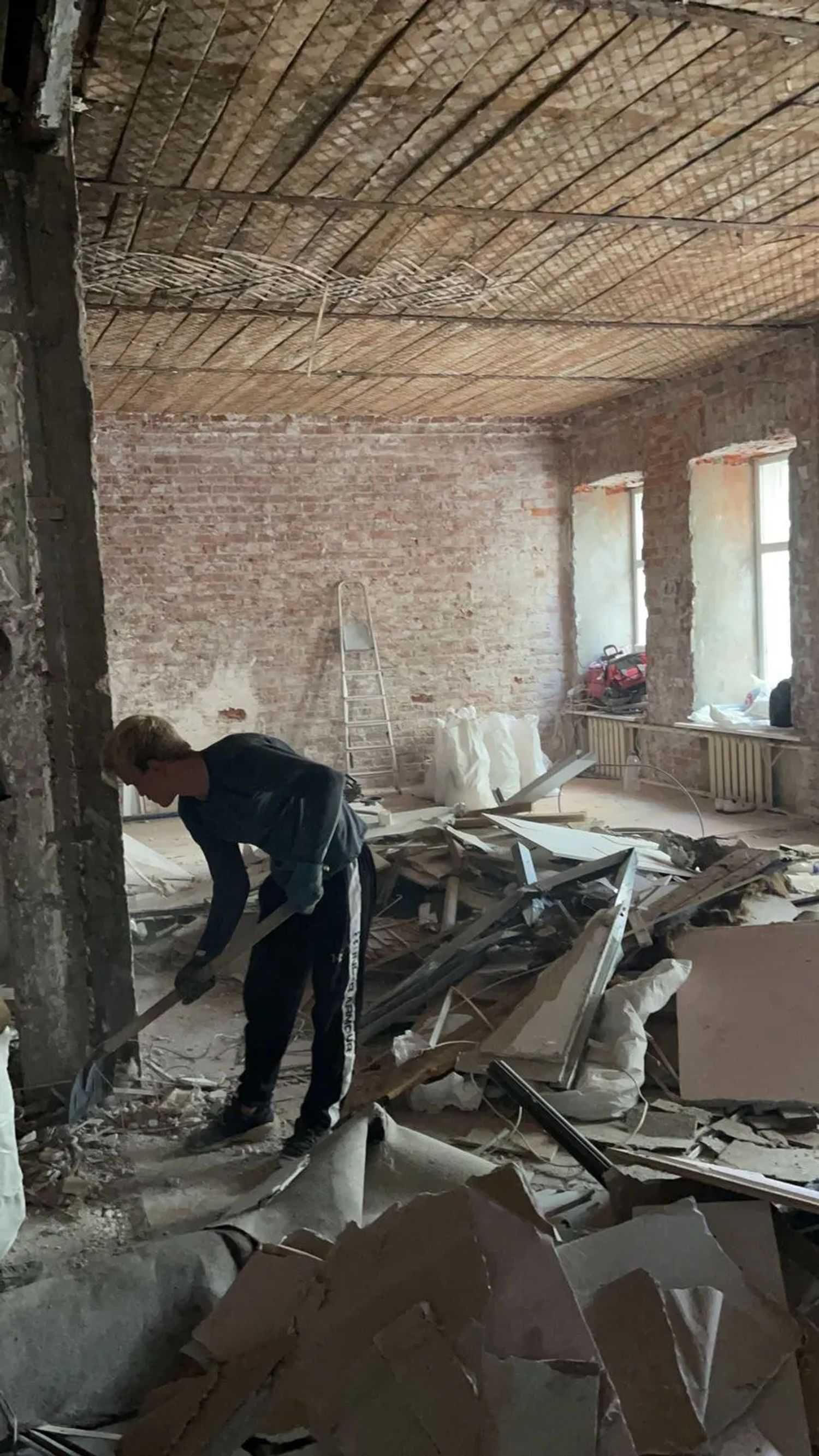 Демонтаж стен домов, квартир, зданий, снос очистка помещений