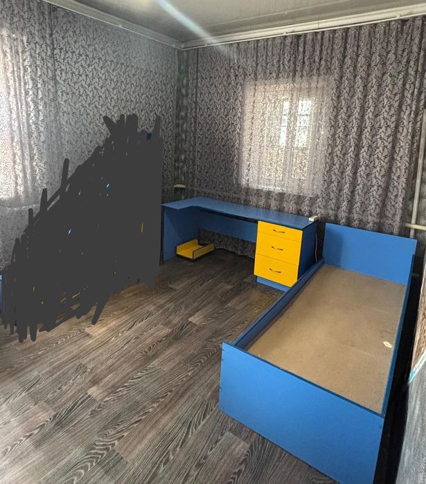 Продается стол и кровать