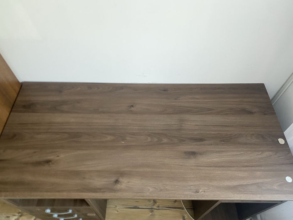 Vand birou , folosit foarte putin.