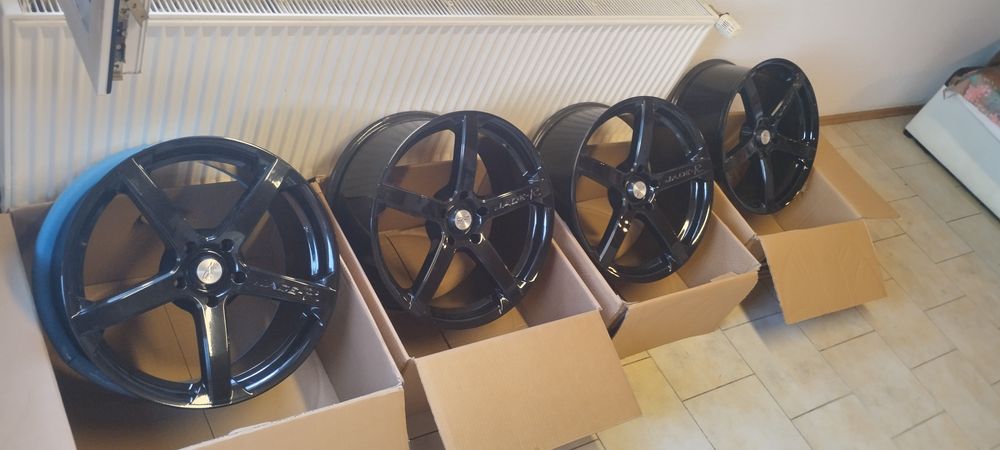 АлуминиевиДжанти TEAM DYNAMICS JADE R2 8.5x18 ET35 5x110 NB73.1 Racing