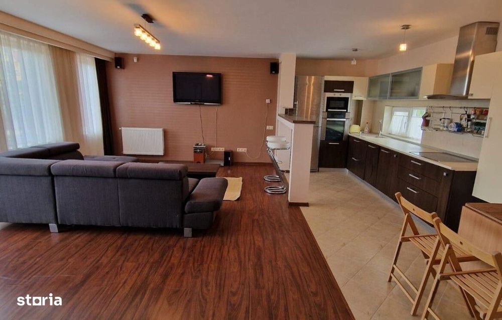 Inchiriere- Casa tip triplex P+1+M in suprafata de 150mp, 2 garaje si