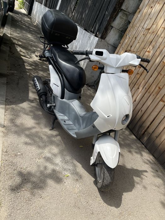 Scuter fara permis Peugeot