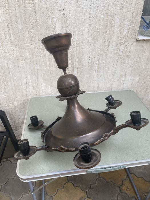 Lustre cu trei si sase brațe