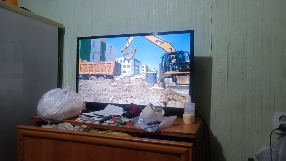 Телевизор SAMSUNG 32 д