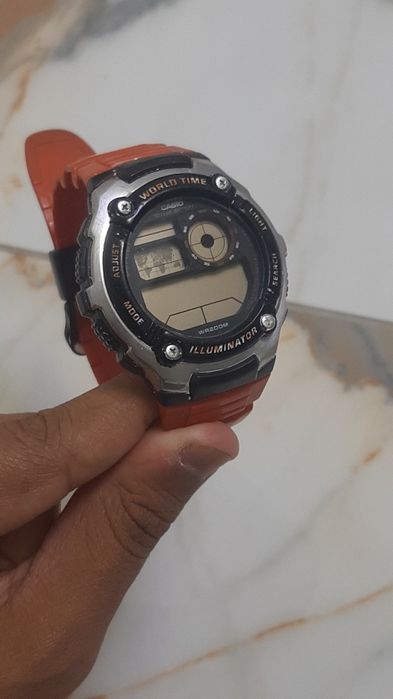 Продавам Casio AE-2100w