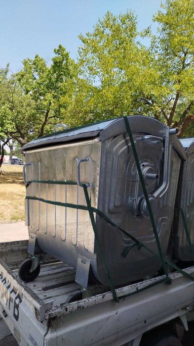 Мусорный бак новый