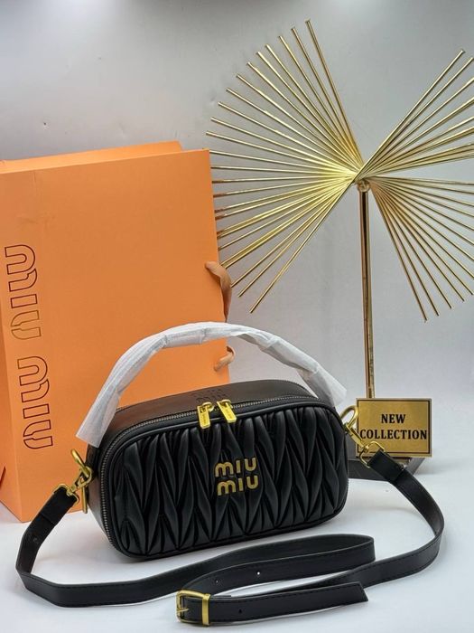 Geanta Miu Miu noua !!! Dimensiuni 24/13 !!!