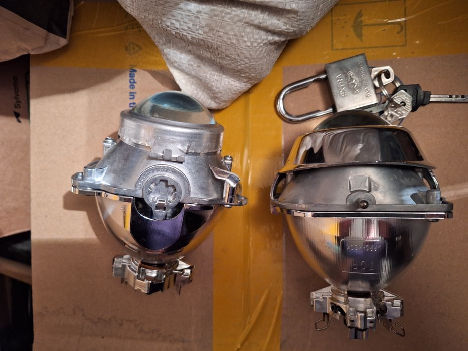 Продам ксенон заводской Toyota Estima