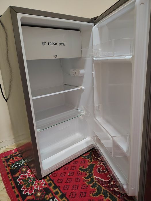 Продаётся мини холодильник Roison
