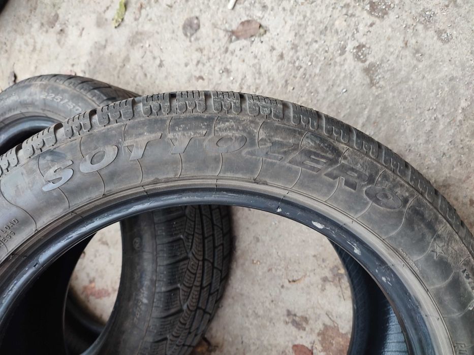 4 бр. 225/50/17 зимни гуми Pirelli