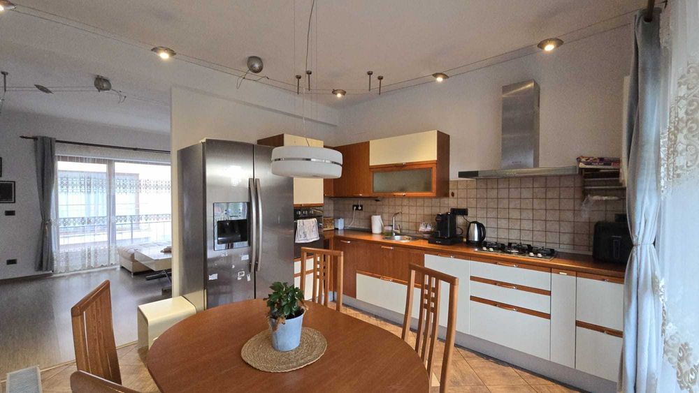 Apartament 3 camere | 76 MP | Mobilat&Utliat | Parcare | zona Campului